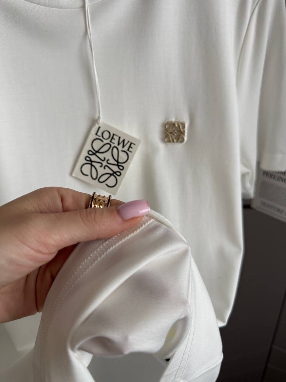 стильные костюмы,футболки женская,стильные модели,белая женская футболка,стильные футболки