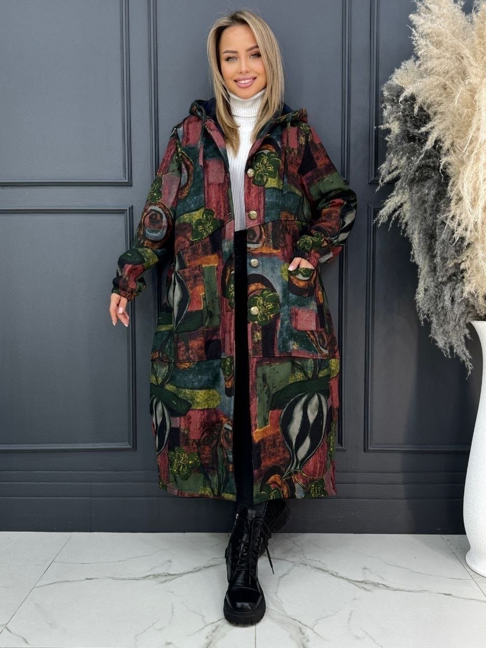 пальто модное,пальто с капюшоном,длинное пальто,пальто с принтом,осеннее пальто