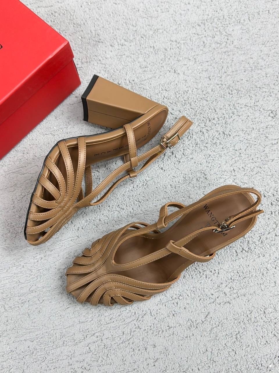 женские босоножки,,кожаные босоножки,летние босоножки,модные босоножки