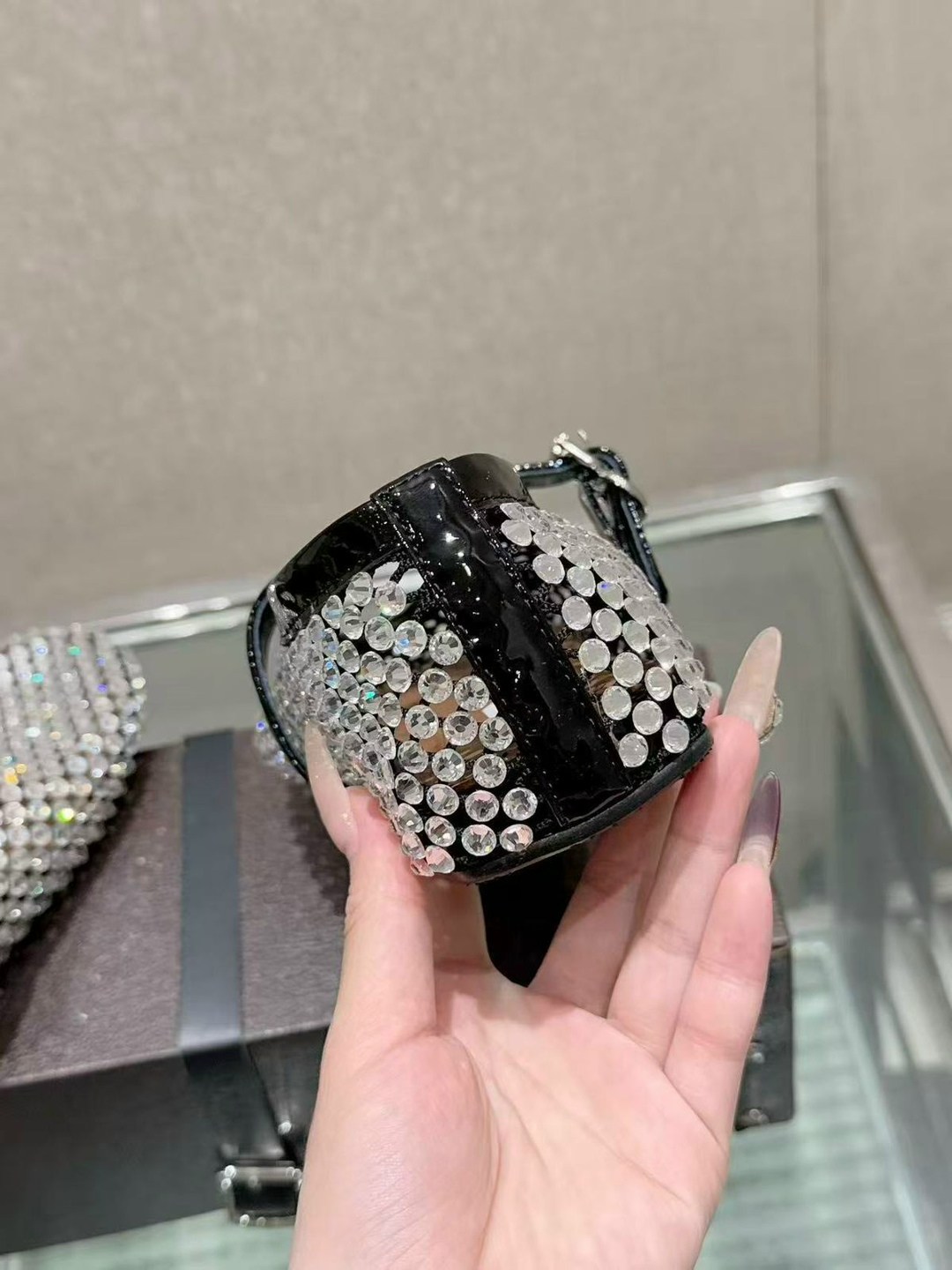 ,балетки alaia,туфли балетки,туфли женские на плоской подошве,туфли на плоской подошве