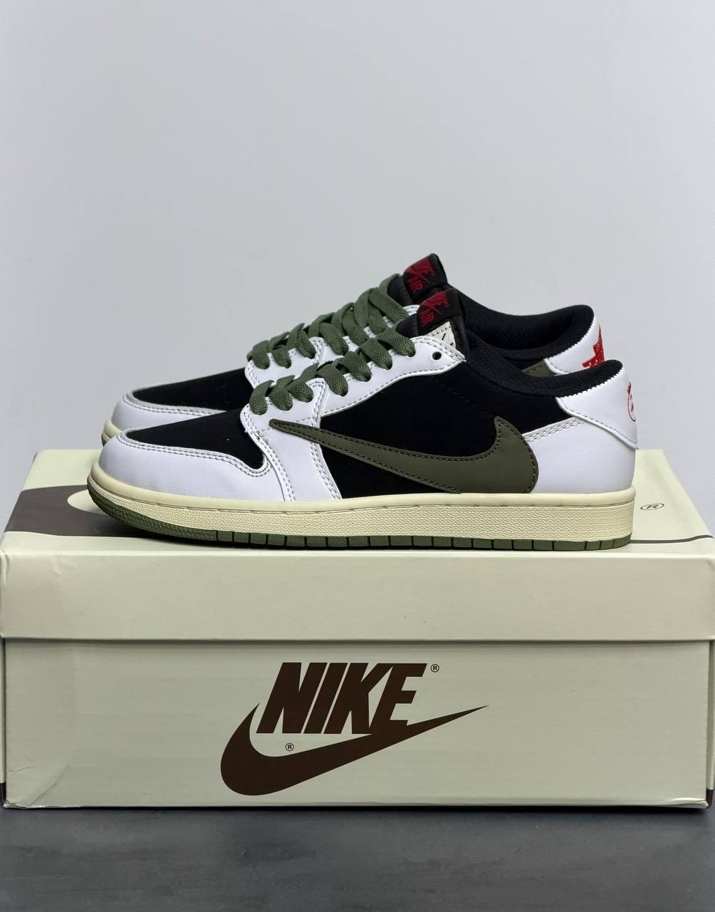 кроссовки travis scott x air jordan 1 low olive,кроссовки nike air jordan 1 low x travis scott,nike air jordan 1 low travis scott,кроссовки nike air jordan 1 low x travis scott цвет зеленый,кроссовки