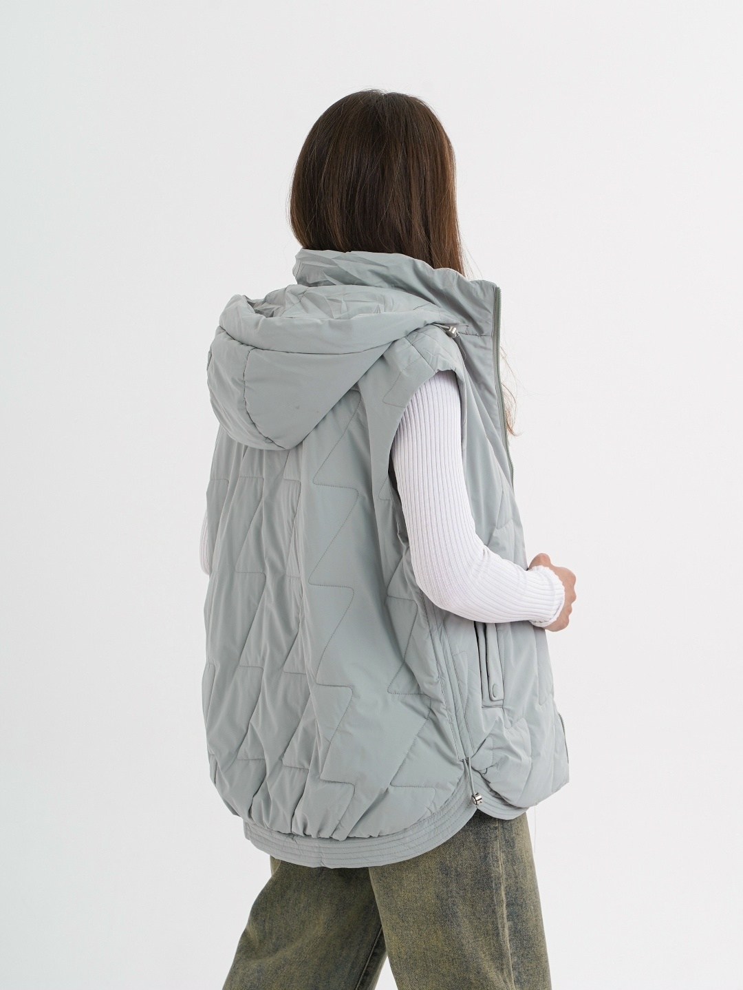 женская жилетка,жилетка стеганая женская безрукавка болоньевая дошоп 253546725,женские жилеты,жилет утепленный женский,жилет серый