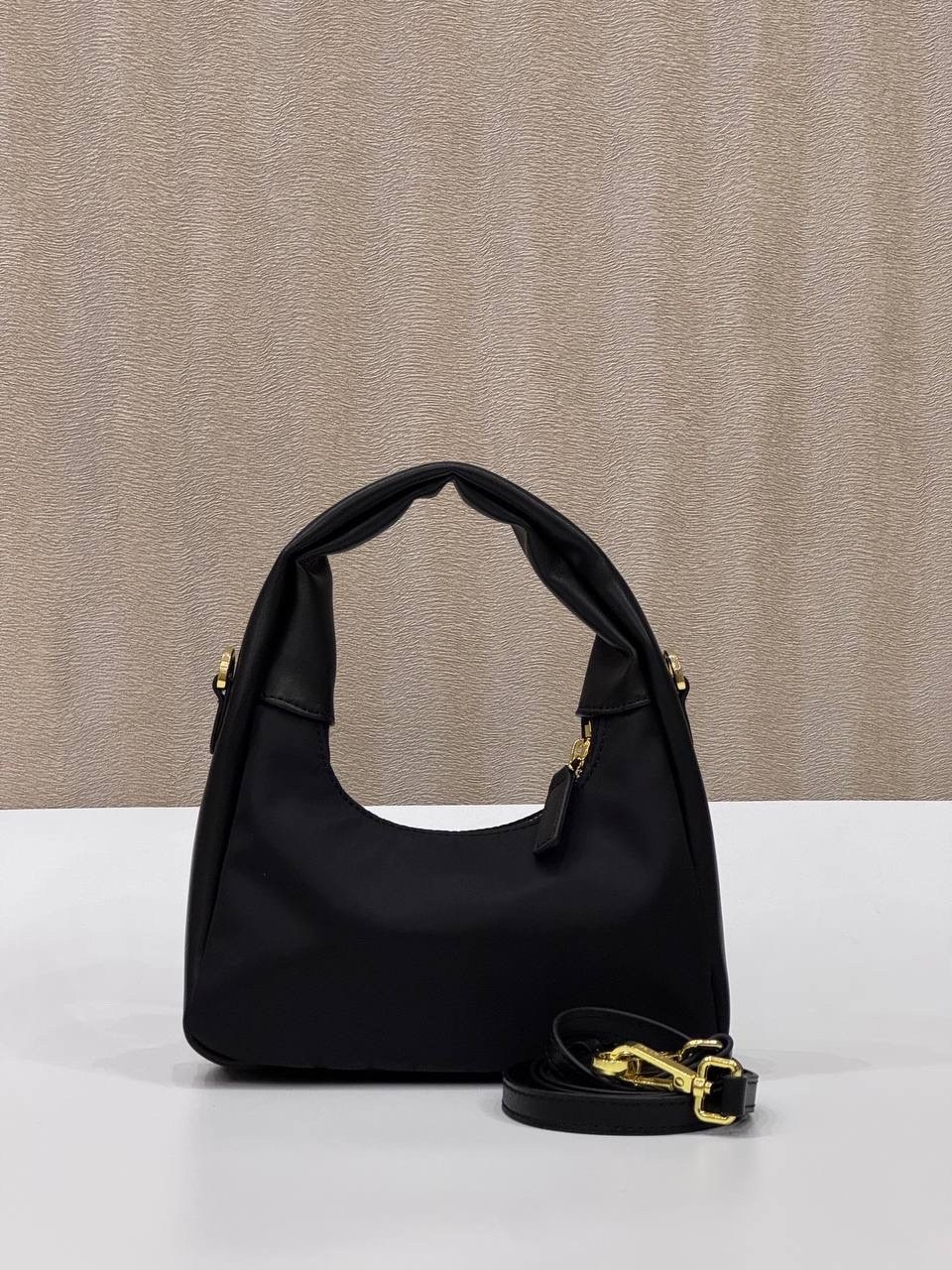 женская сумка prada,сумка prada,сумка на плечо prada,сумка через плечо prada,сумка из нейлона prada