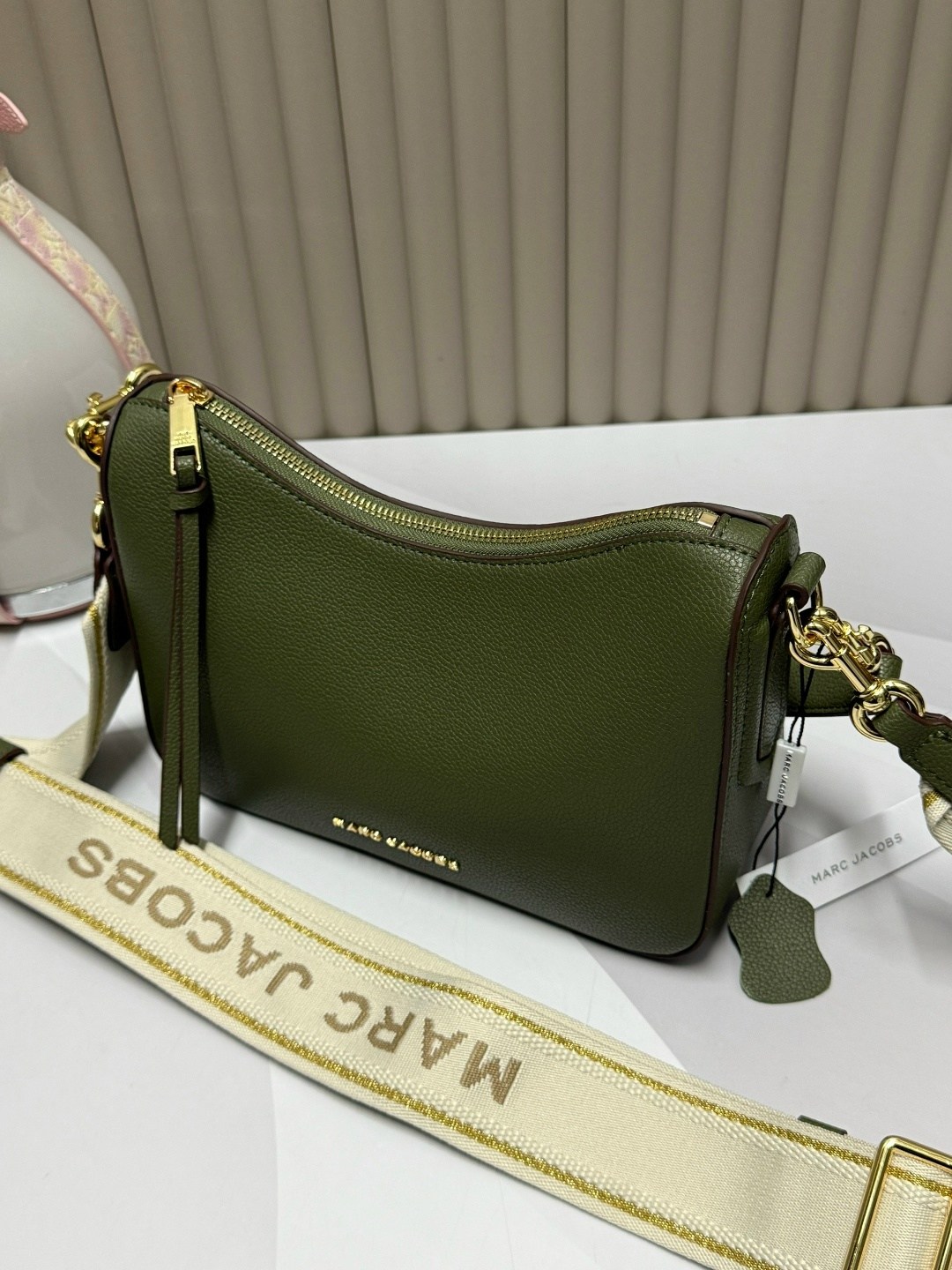 сумка-хобо через плечо marc jacobs,сумка marc jacobs,marc jacobs сумка женская,сумка marc jacobs натуральная кожа,сумка