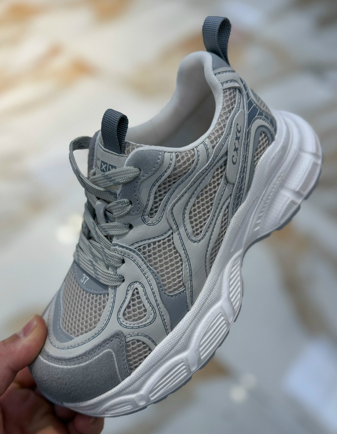 кроссовки женскиe,кроссовки,массивные кроссовки,кроссовки для женщин,женские массивные кроссовки