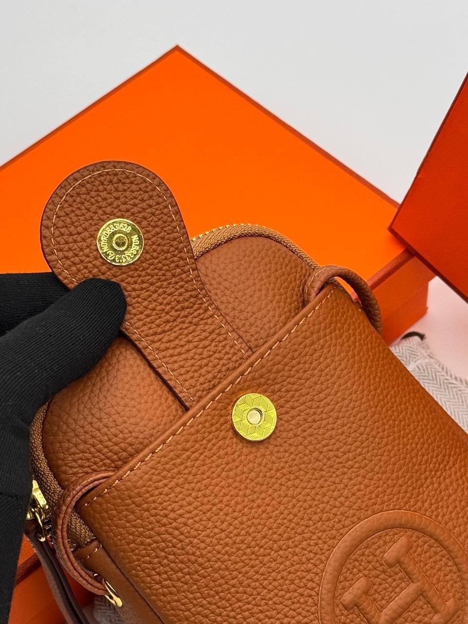 женская сумочка для телефона в стиле hermes кожа натуральная,женская сумочка для телефона в стиле hermes,hermes сумка для телефона кошелек,сумка под телефон hermes кожа оранжевая,сумка кошельк для тел