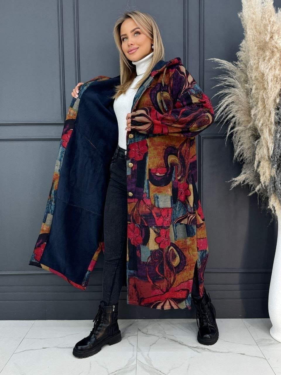 пальто модное,пальто с капюшоном,длинное пальто,пальто с принтом,осеннее пальто