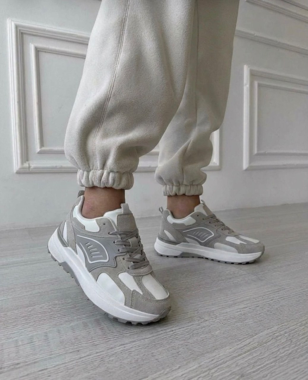 женские кроссовки,белые женские кроссовки,кроссовки белые,кроссовки с высокой подошвой белые,кроссы женские