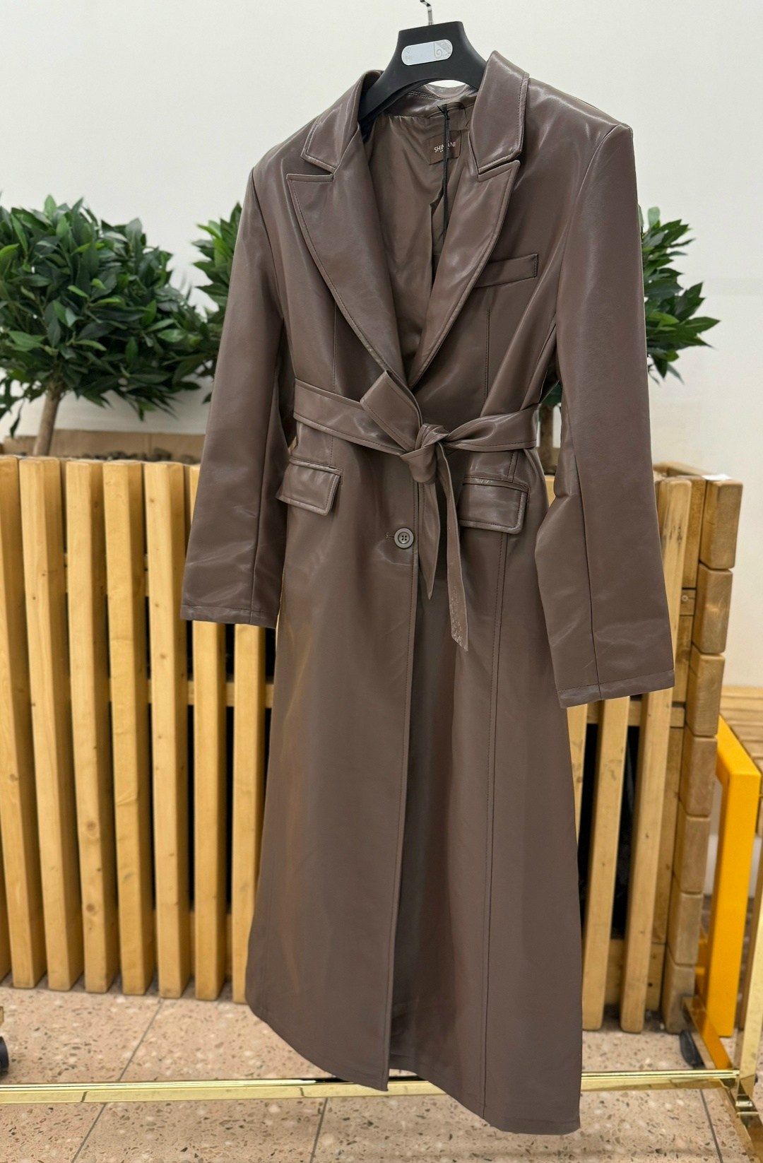 плащ женский тренч кожаный тренч оверсайз,тренч плащ кожаный,плащ кожаный,плащ женский тренч кожаный оверсайз lucky fashion,кожаный плащ тренч zara