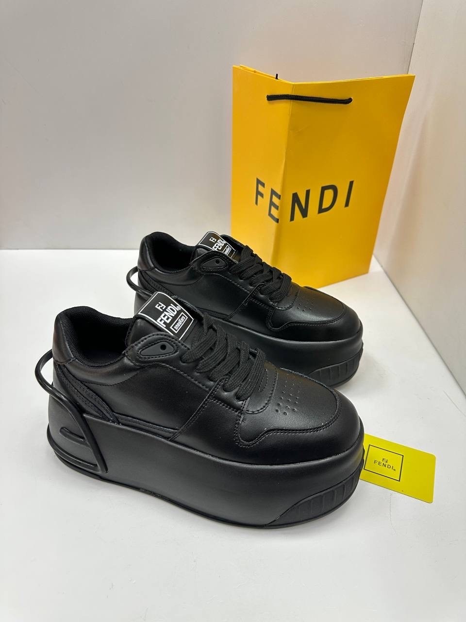 ,кроссовки fendi,женские кроссовки,кроссовки фенди,обуви