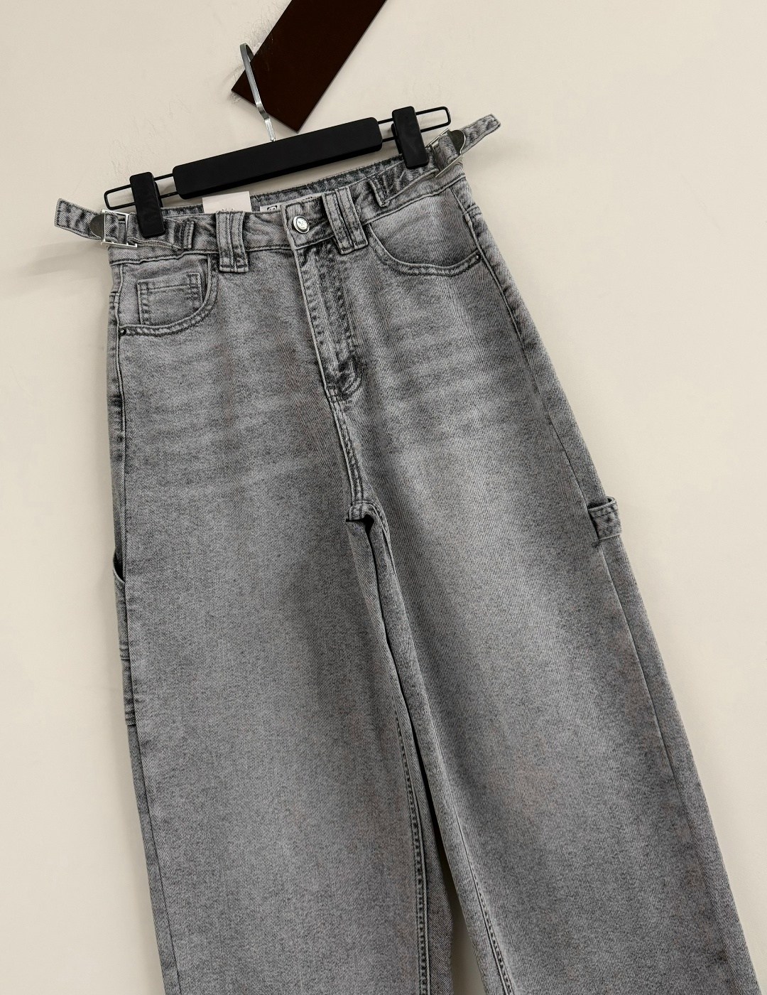 серые джинсы бананы мужские,джинсы баллоны женские,джинсы бананы женские,серые джинсы,джинсы брюки