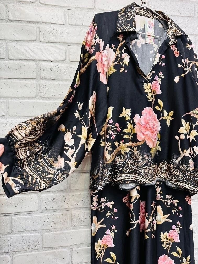 мода стиль,,шелковая блузка,нарядная блузка