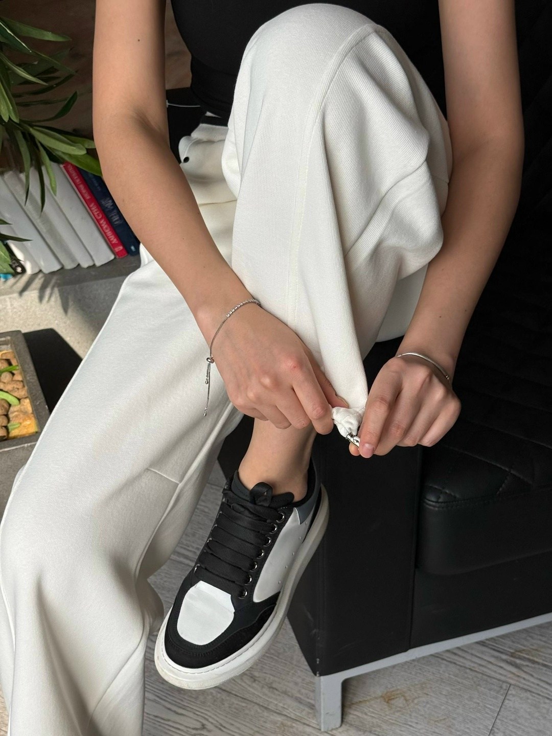 широкие брюки,брюки с широкими штанинами,спортивные брюки палаццо,модные брюки,брюки палаццо