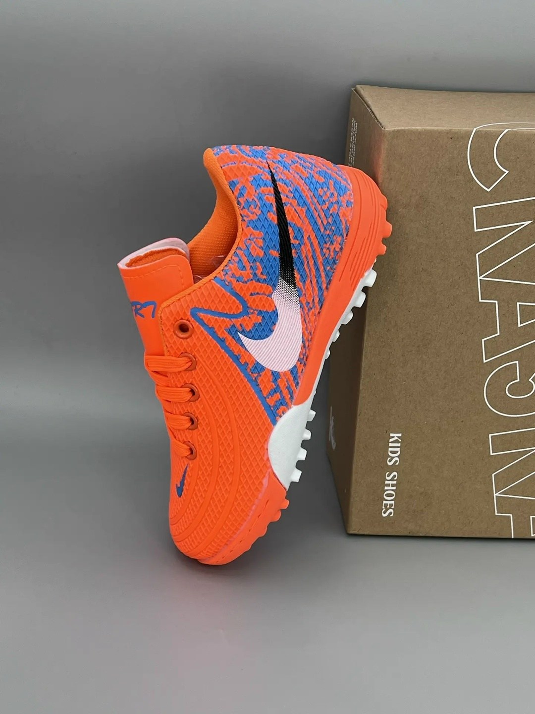 бутсы футбольные детские сороконожки,сороконожка для футбола,бутсы футбольные детские,футбольные бутсы сороконожки,сороконожки для футбола детские