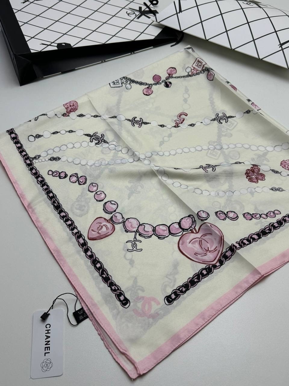 платок шелковый,брендовый платок,платки шанель,платок chanel,платок женский шелковый