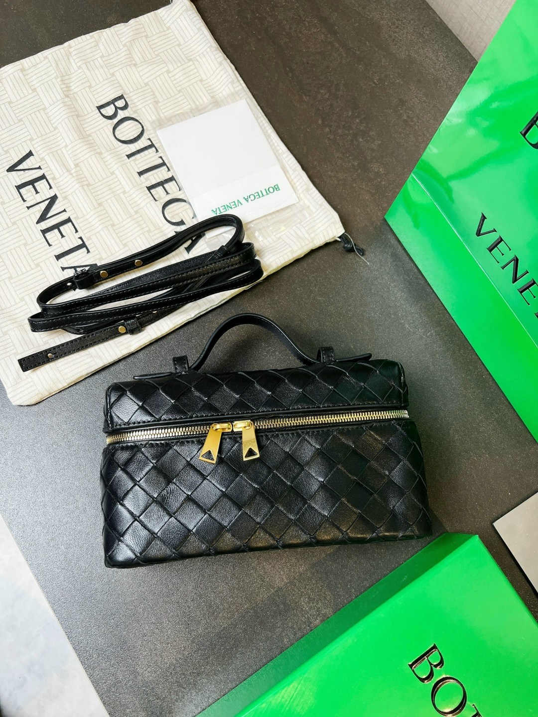 женская сумка bottega veneta,bottega veneta сумка,сумка-чехол bang vanity case серо коричневого цвета bottega veneta,сумка bottega,bottega veneta сумка мужская