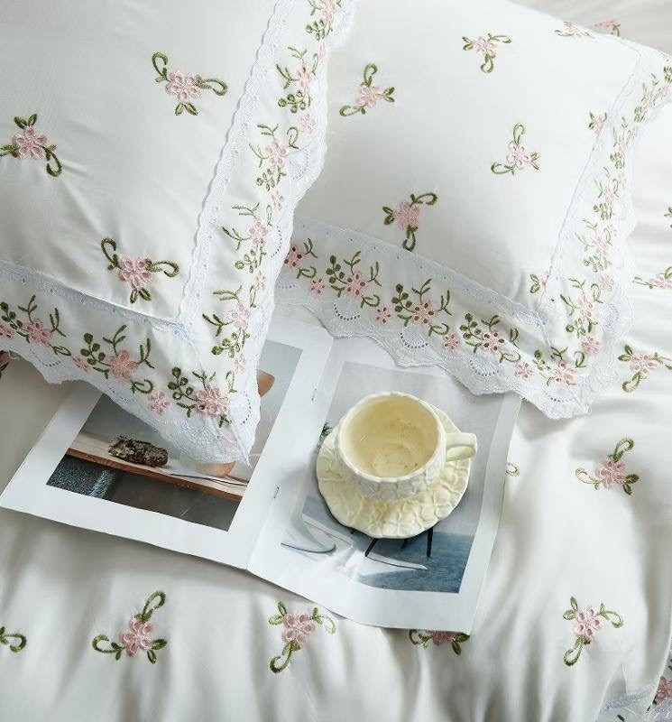 комплект постельного белья,роскошный комплект постельного белья,постельное белье,пододеяльник с рюшами,комплект пододеяльника