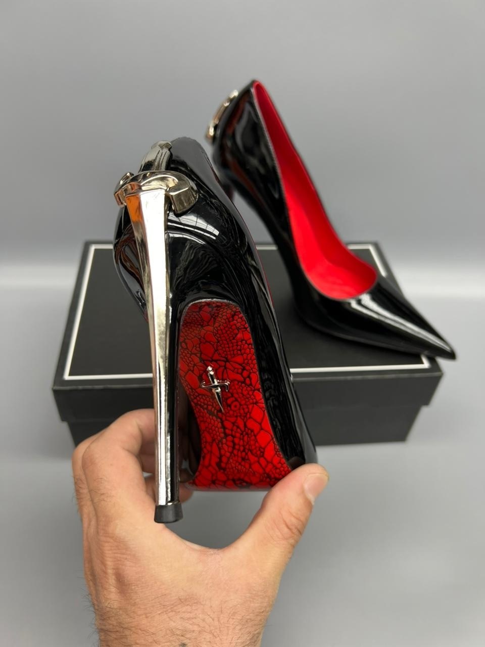 ,туфли с металлическим каблуком,туфли на высоких каблуках,туфли от кристиана лабутена,женские туфли лодочки