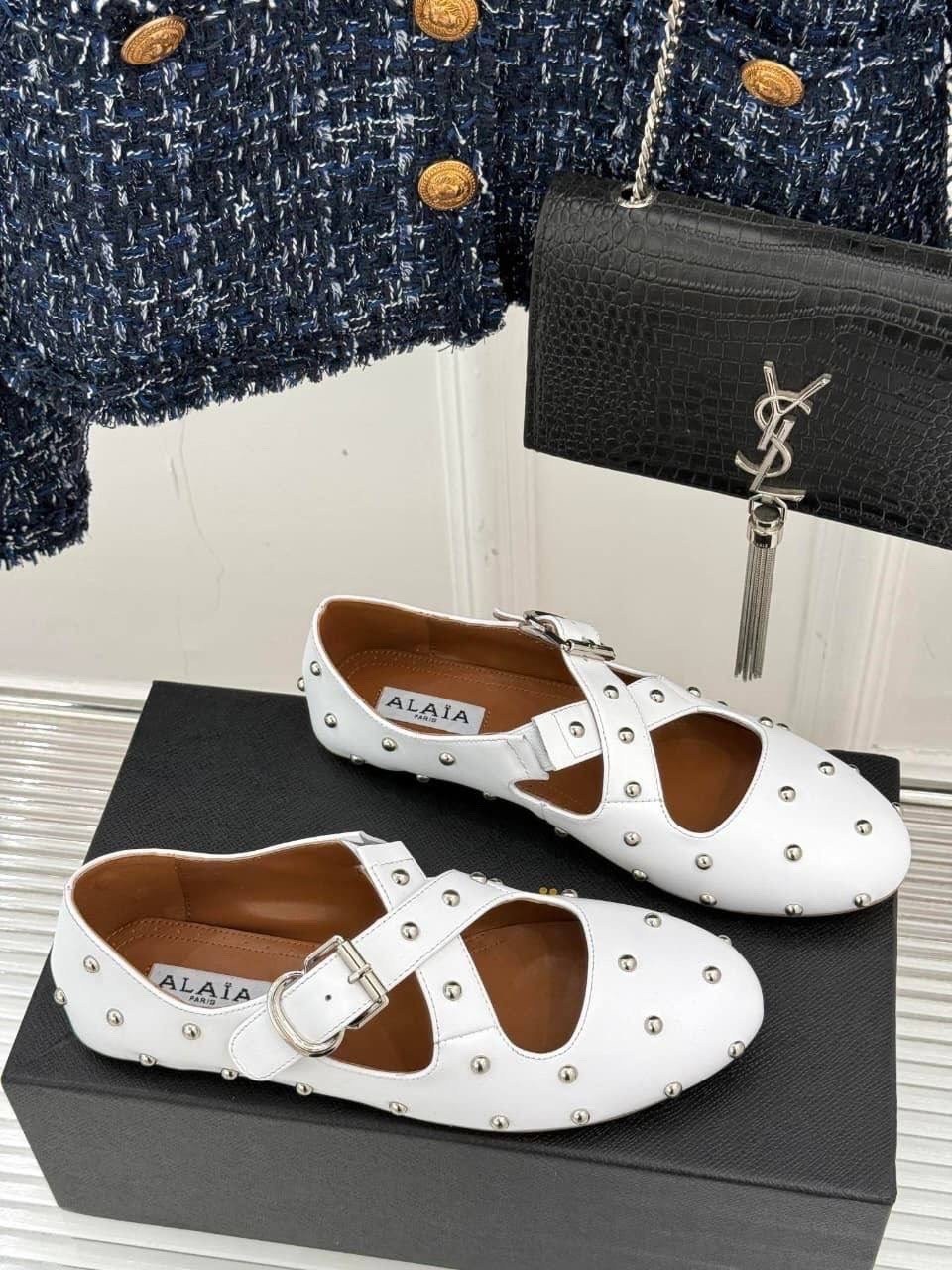 женские шлепанцы,женские шлепанцы prada,босоножки стильные,balmain твидовый жакет синий,женские сандалии