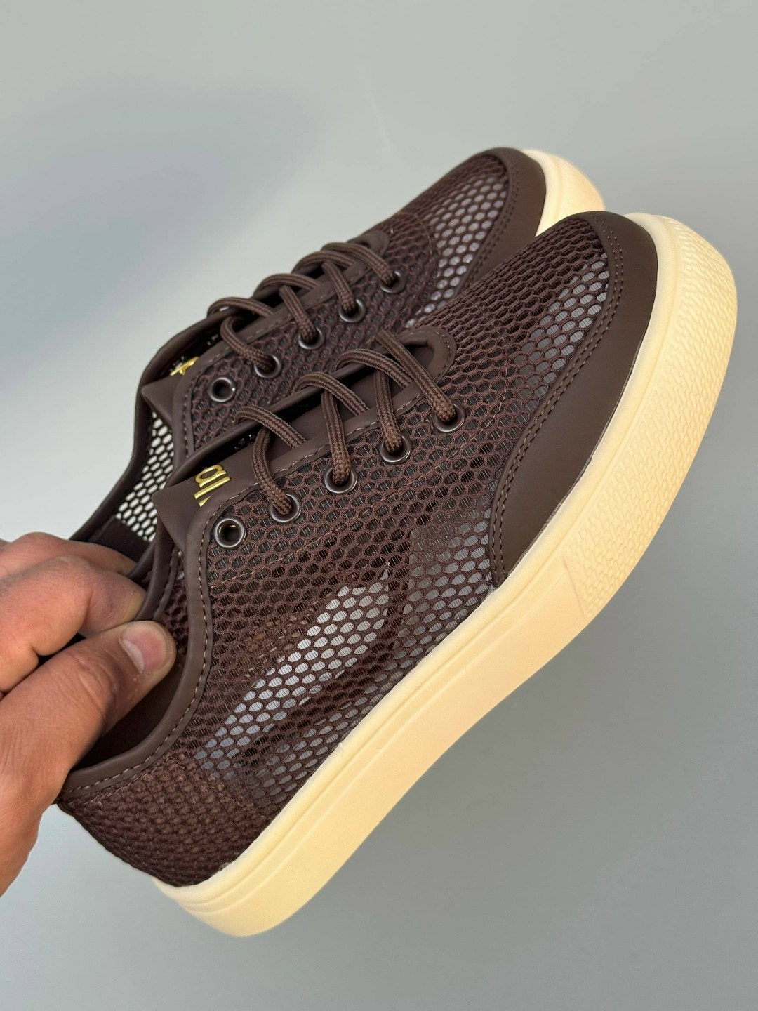 кеды кожаные мужские бежевые,кеды с коричневой подошвой,,кеды коричневые,кеды кожаные