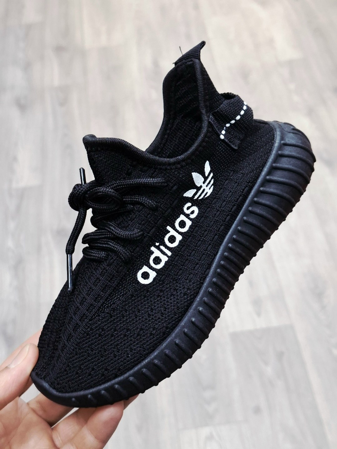 кроссовки женскиe,кроссовки изики женские настоящие,кроссовки изики женские,кроссовки,кроссовки изики