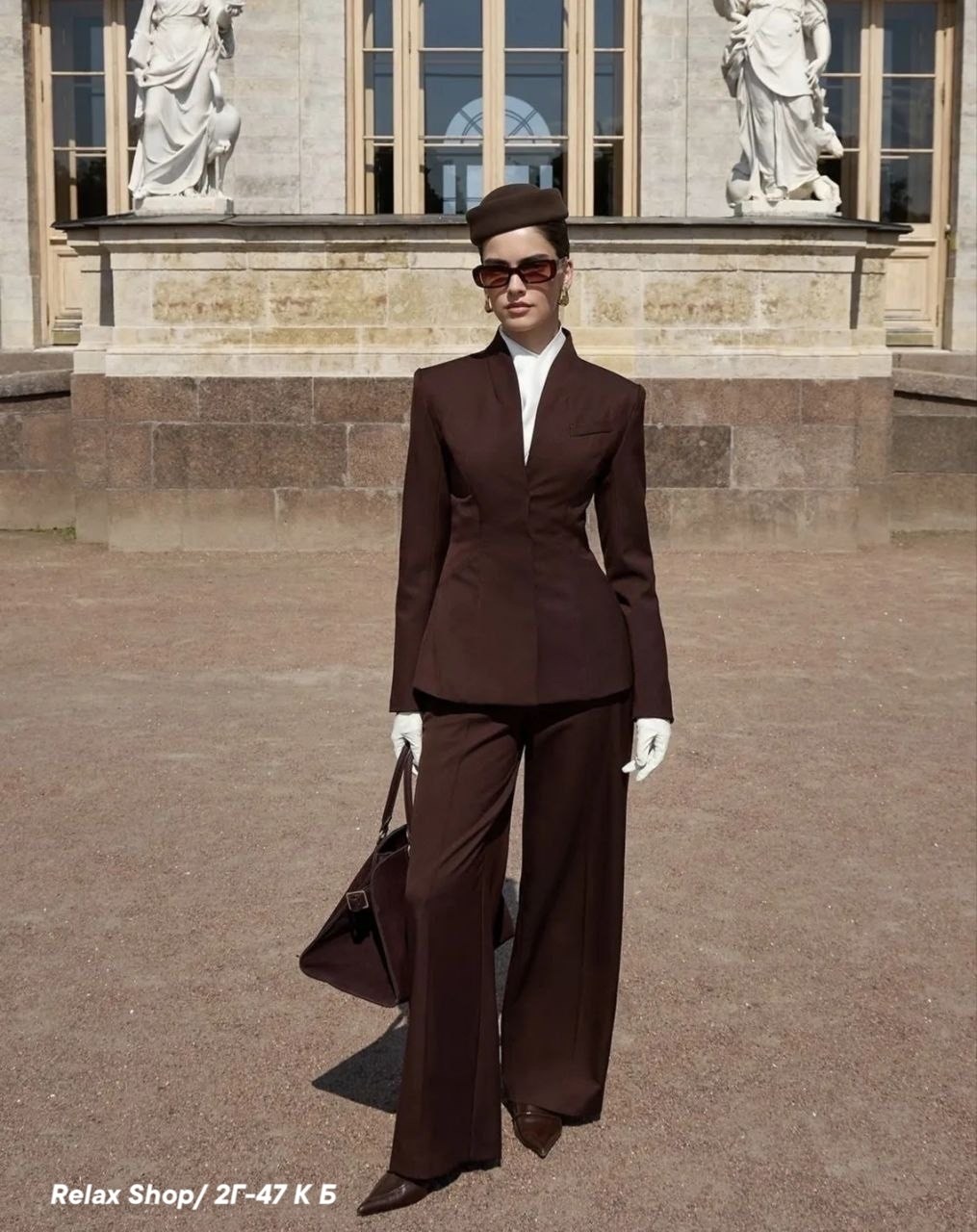 приталенный жакет,стильные наряды,брючный костюм,жакет с воротником стойкой,костюм классический