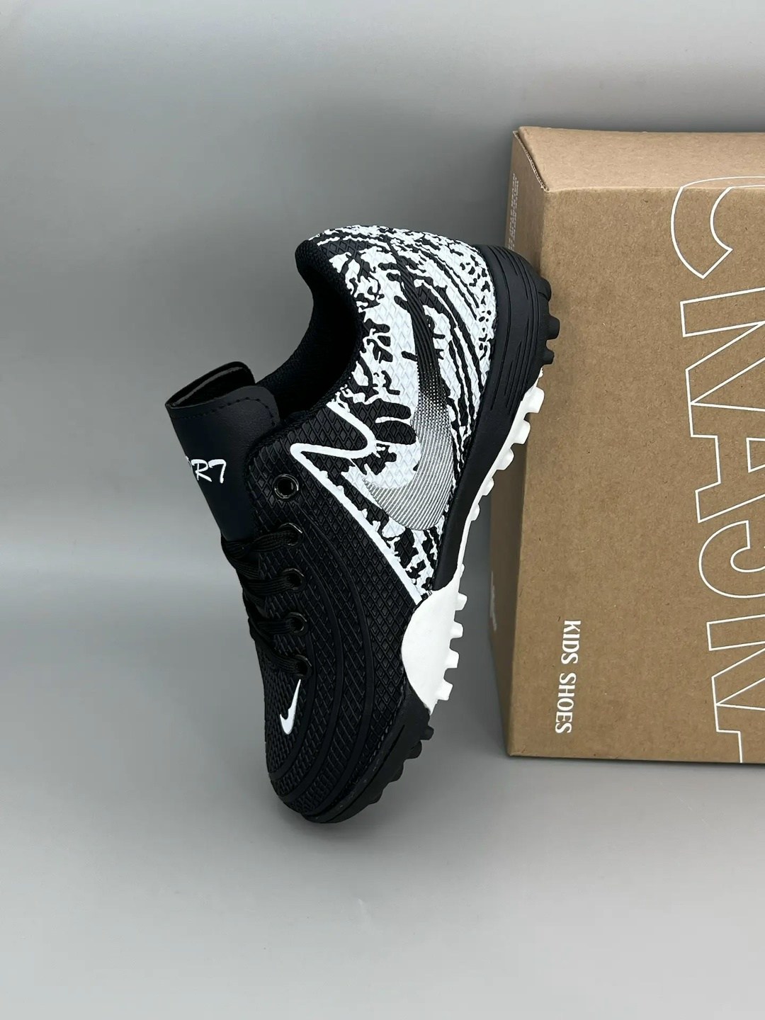 сороконожки для футбола,футбольная бутса, футбольная,сороконожки футбольные nike,футбольные бутсы сороконожки