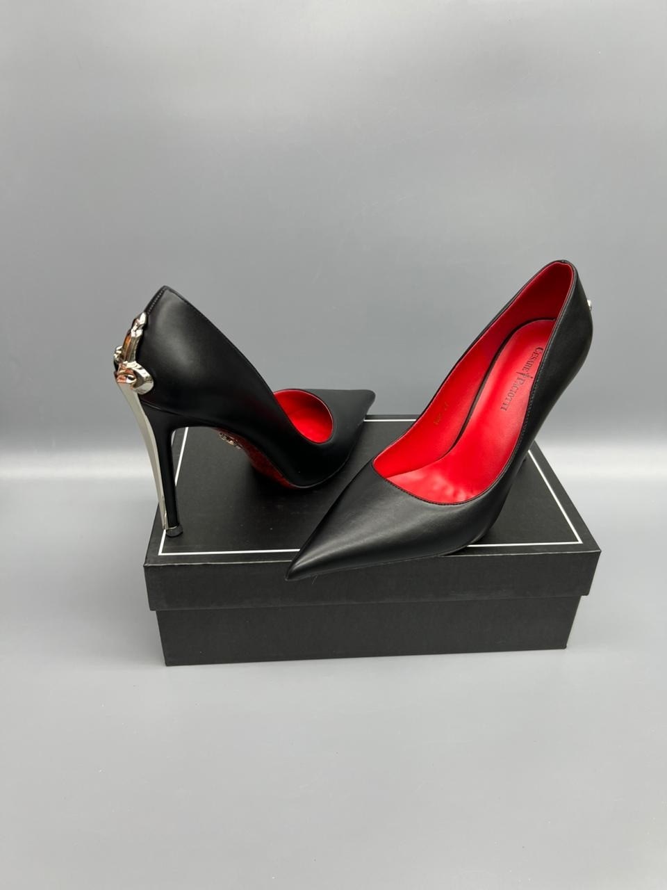 ,туфли лодочки женские,туфли с красной подошвой,туфли christian louboutin,лакированные туфли