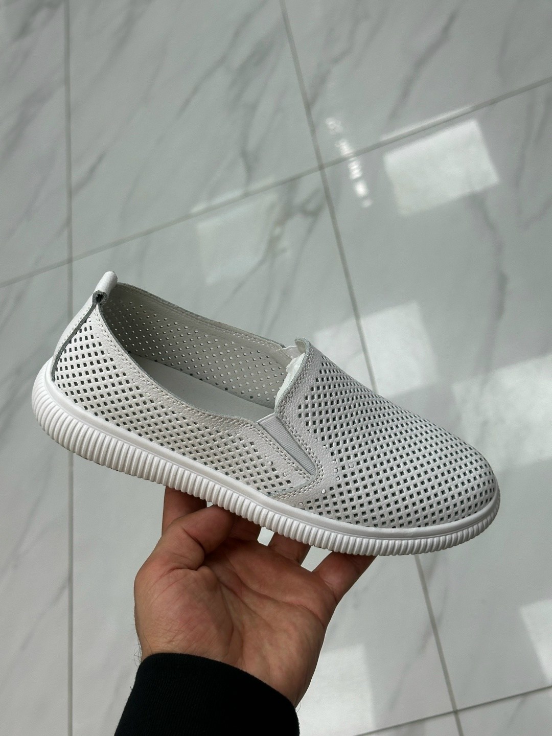 ,слипоны женские,слипоны женские летние,слипоны с перфорацией,женская