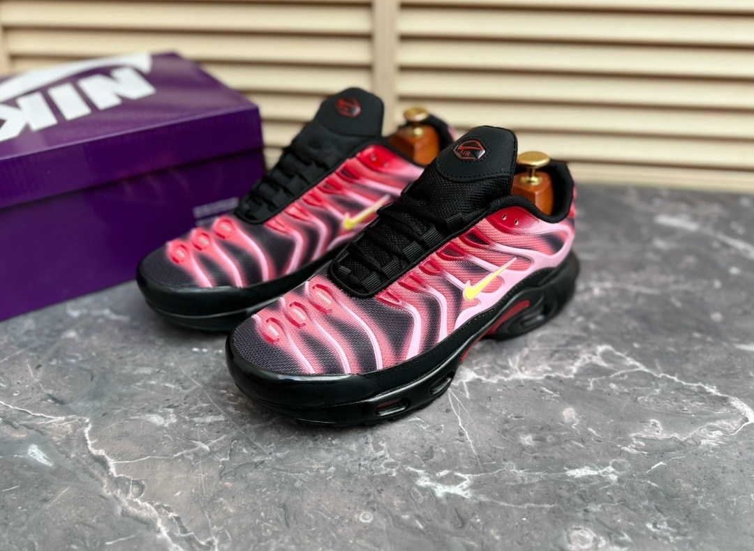 nike air max plus tn,кроссовки nike air max plus tn,supreme x nike air max plus tn,nike air max plus,nike air max tn plus supreme