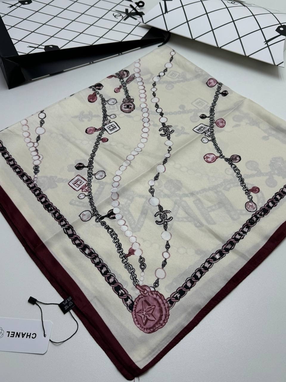 платок шелковый,брендовый платок,платки шанель,платок chanel,платок женский шелковый