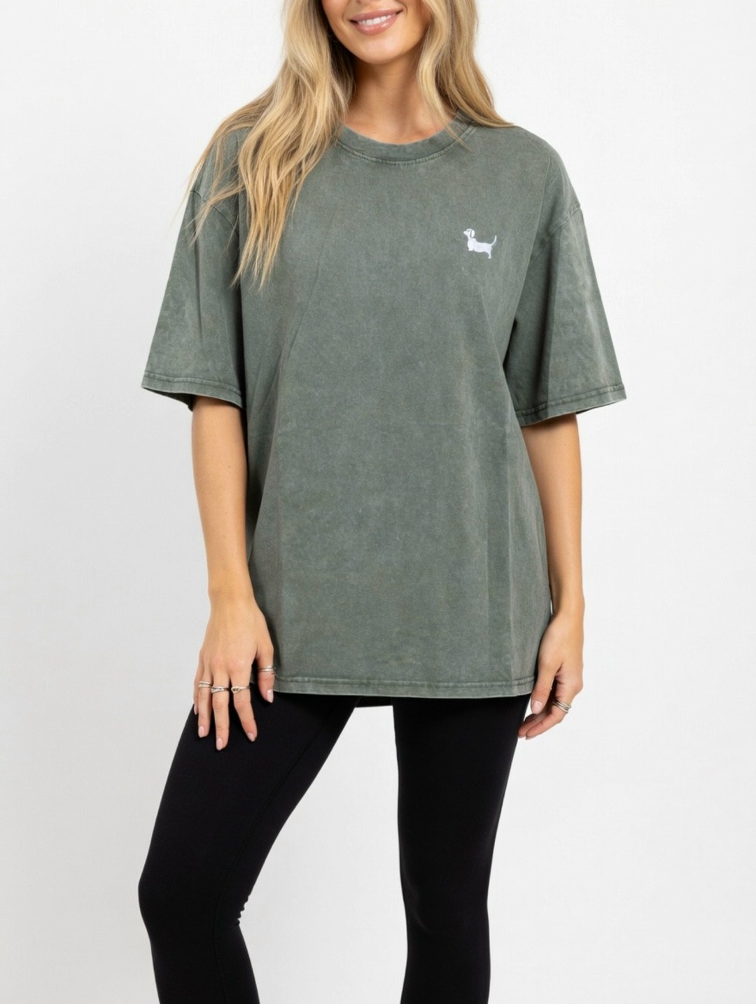 свитшот женская,футболка с эффектом варёнки в стиле оверсайз,футболка женская с эффектом варёнки в стиле оверсайз с маленькими сердечками,свитшот со стразами,женская кофта