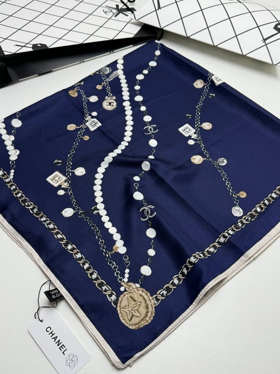 платок шелковый,брендовый платок,платки шанель,платок chanel,платок женский шелковый