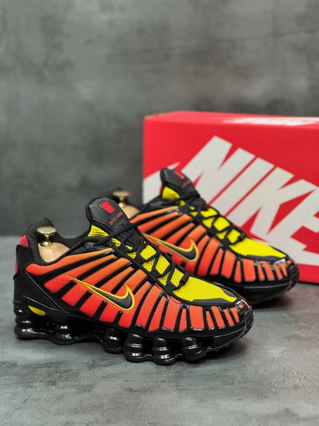 nike shox tl sunrise,кроссовки shox tl nike оранжевый,кроссовки shox tl оранжево-черного цвета nike,nike shox tl,кроссовки nike shox tl