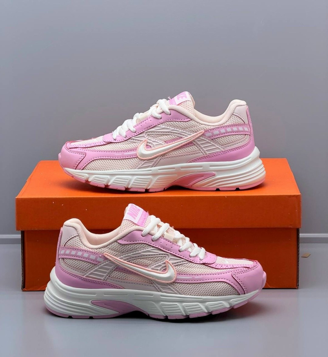 кроссовки для бега initiator женские с низким верхом розовые/белые/серебристые nike,кроссовки nike женские,кроссовки nike initiator pink,кроссовки nike initiator,кроссовки