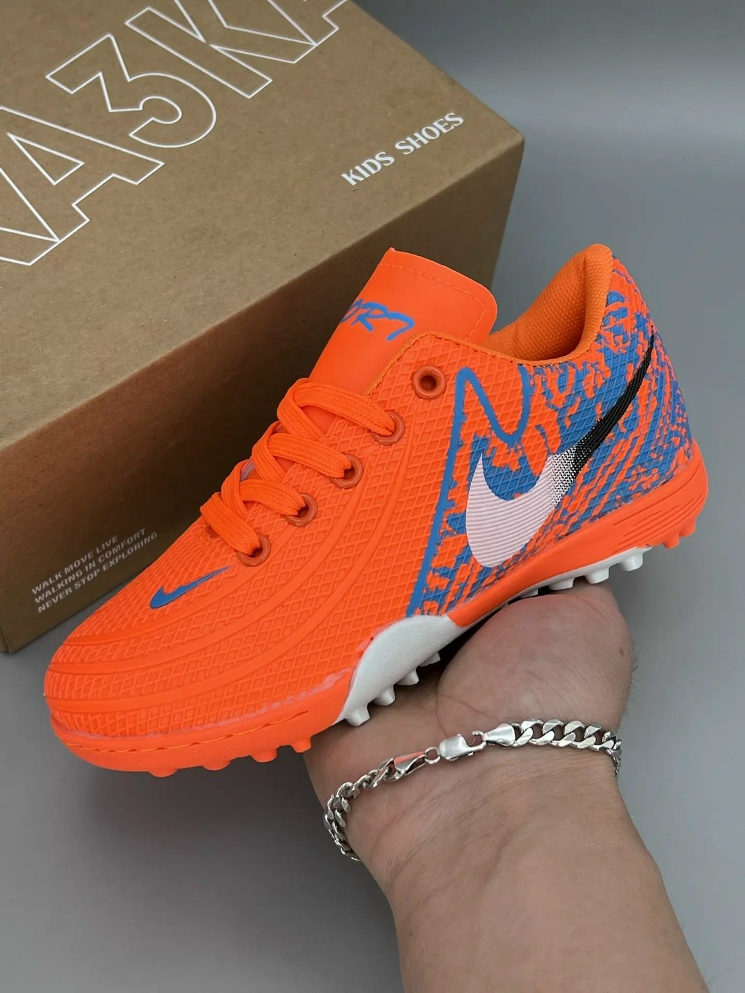 бутсы футбольные детские сороконожки,сороконожка для футбола,бутсы футбольные детские,футбольные бутсы сороконожки,сороконожки для футбола детские