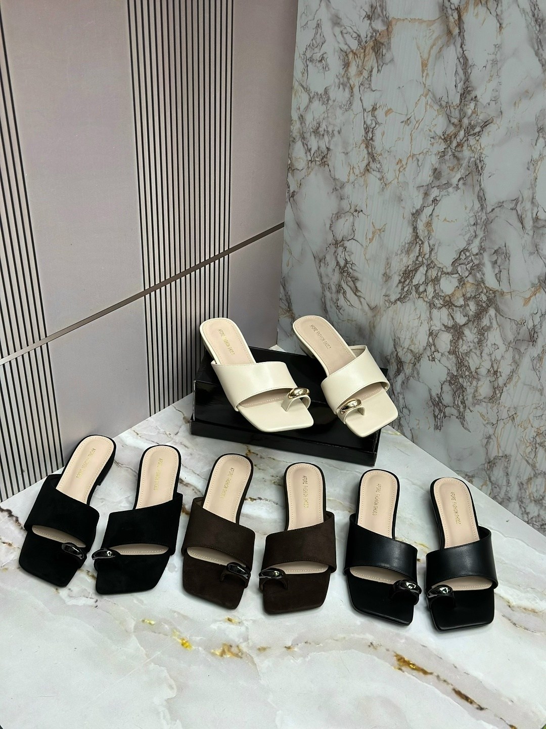 ,женские шлепанцы,босоножки шлепанцы,модные тапочки,шлепки женские