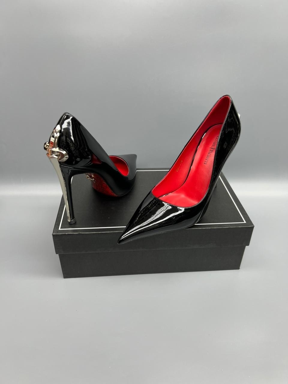 ,туфли с металлическим каблуком,туфли на высоких каблуках,туфли от кристиана лабутена,женские туфли лодочки