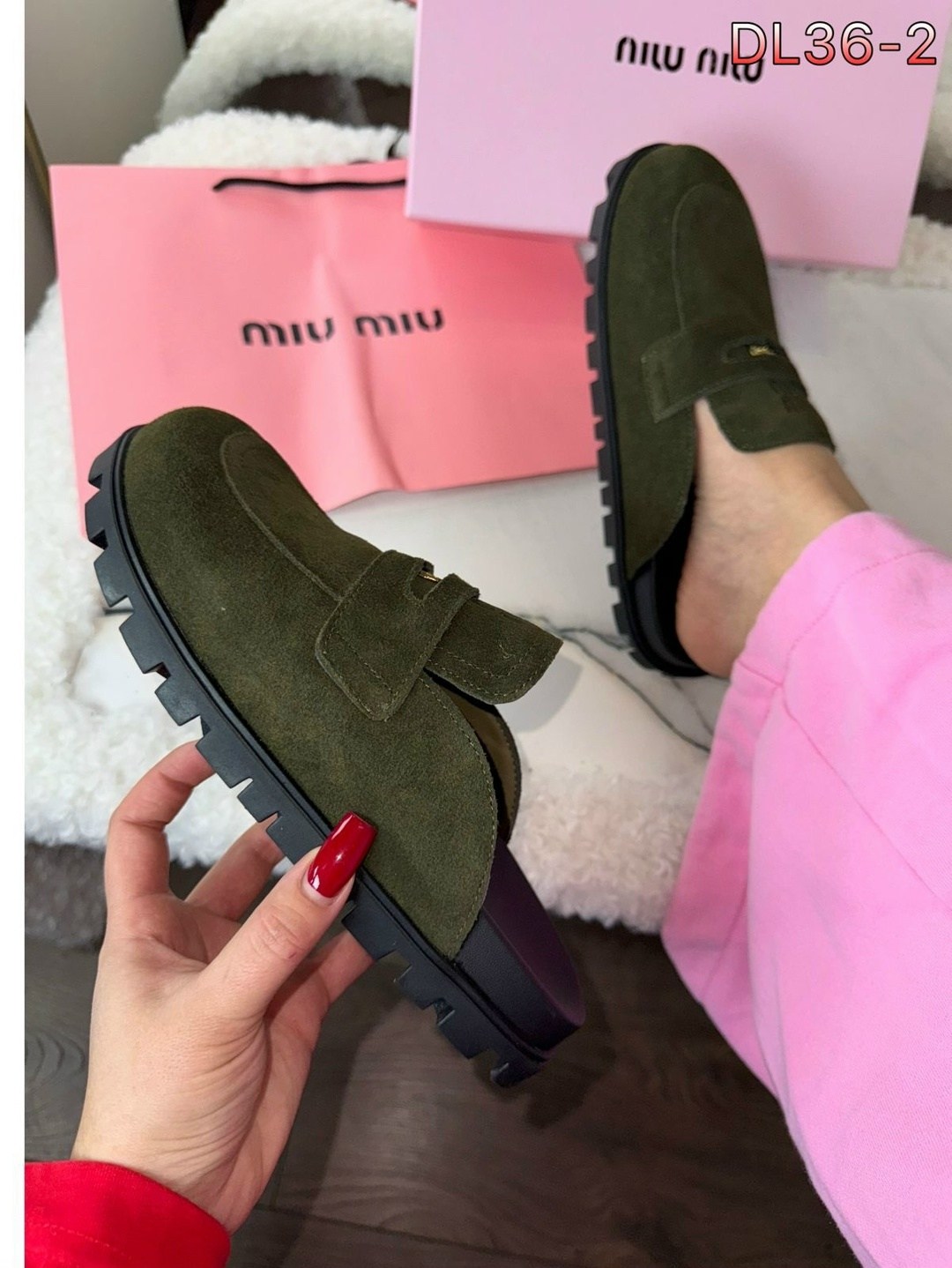 ,замшевые мюли,замшевые лоферы miu miu на высокий подошве и фирменной фурнитурой,сабо женские,мюли женские