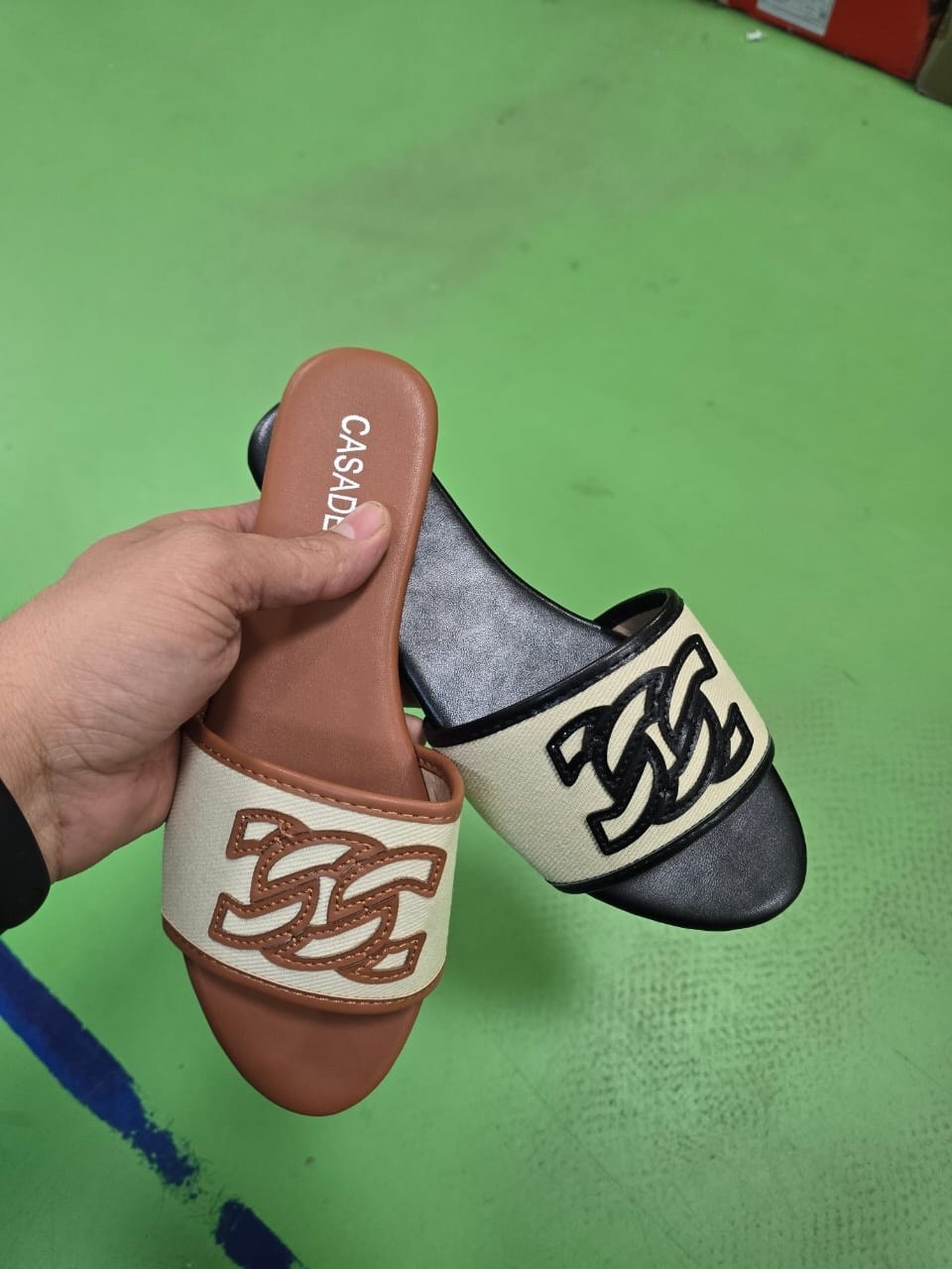 шлепанцы женские,,босоножки модные,модные тапочки,женские шлепки