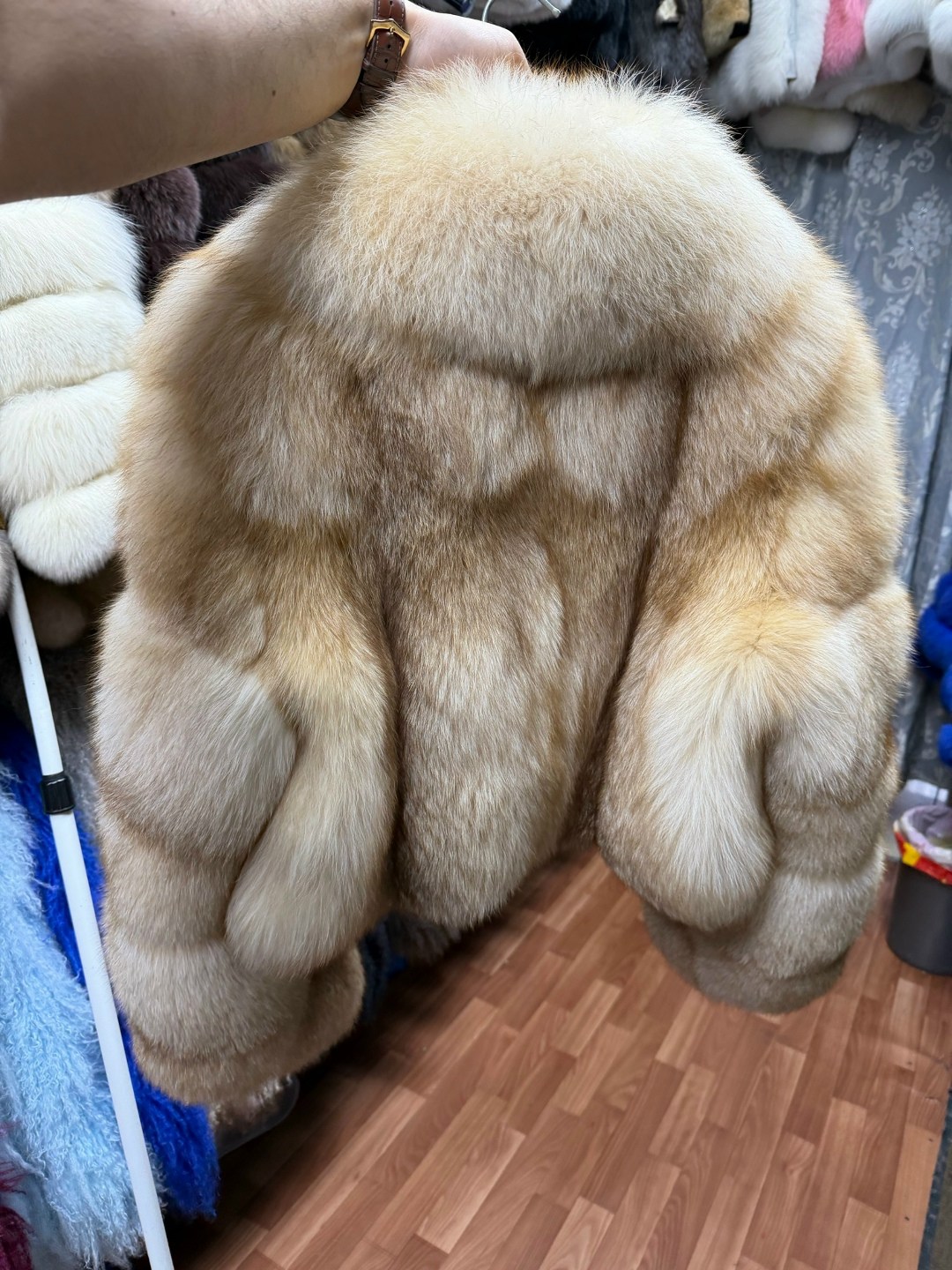 шуба женская из натурального лисьего меха,женская шуба,короткая шуба,меховая куртка,шуба из натурального меха