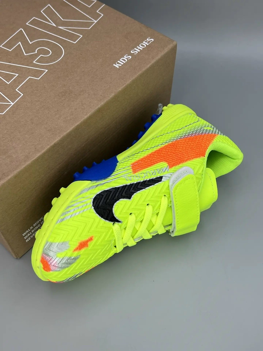 сороконожки для футбола,футбольная бутса,футбольные сороконожки,бутсы футбольные детские,сороконожки найк хайпервеном