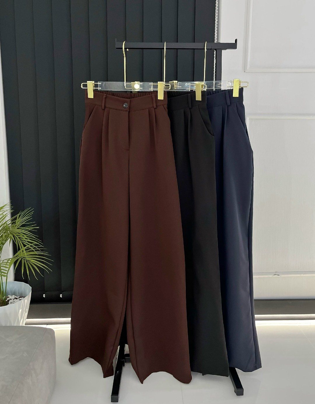 брюки палаццо,брюки женские палаццо,стильный атласный комбинезон,стильные наряды