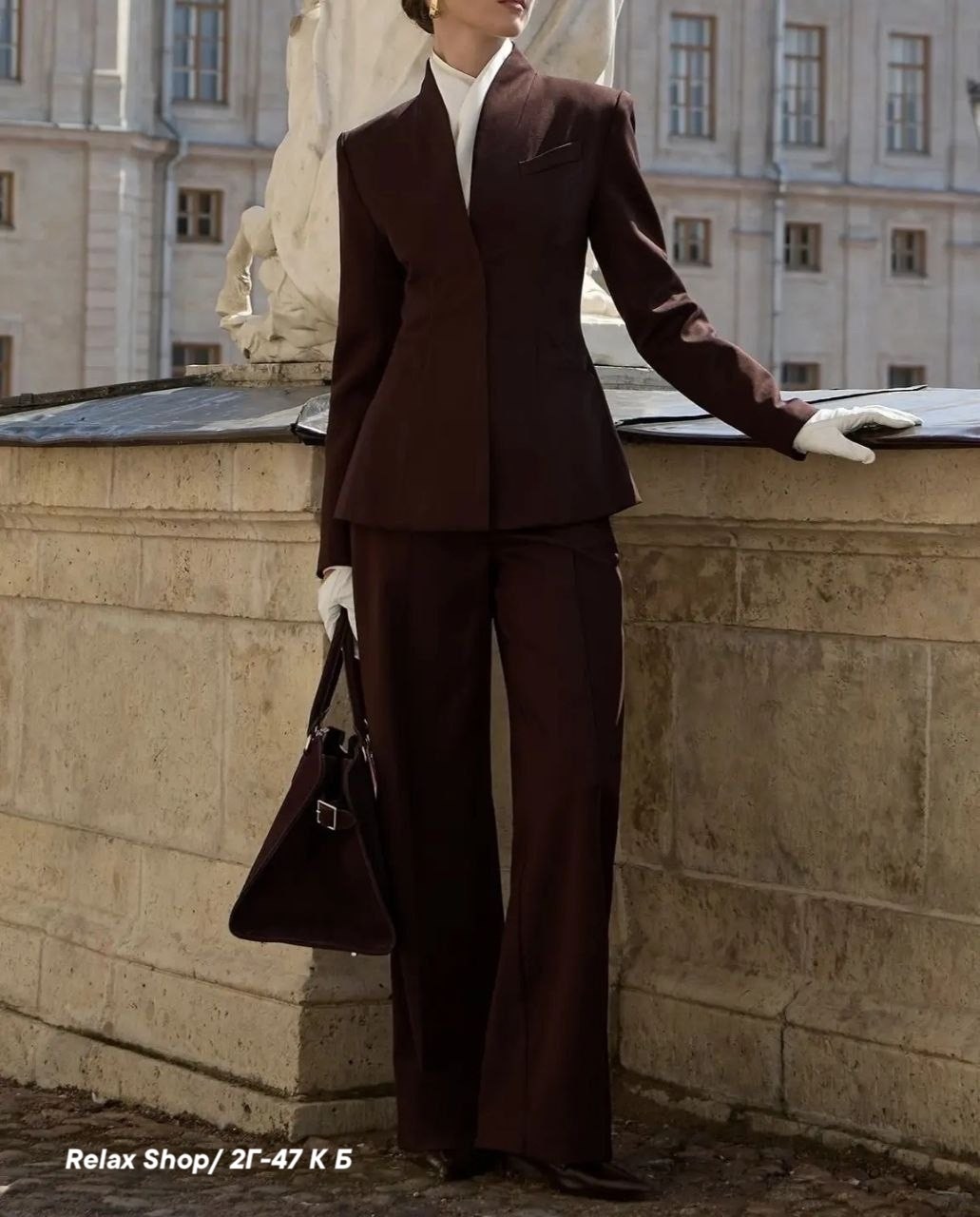 приталенный жакет,стильные наряды,брючный костюм,жакет с воротником стойкой,костюм классический