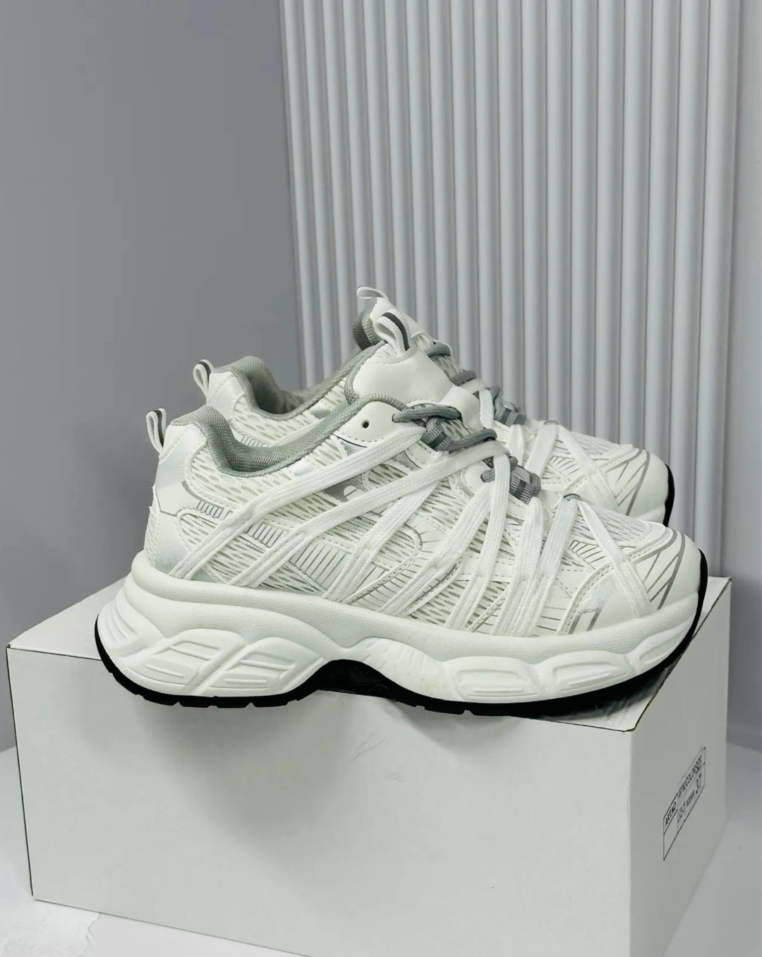 женские кроссовки,кроссовки женские balenciaga,массивные кроссовки женские,модные кроссовки,массивные кроссовки