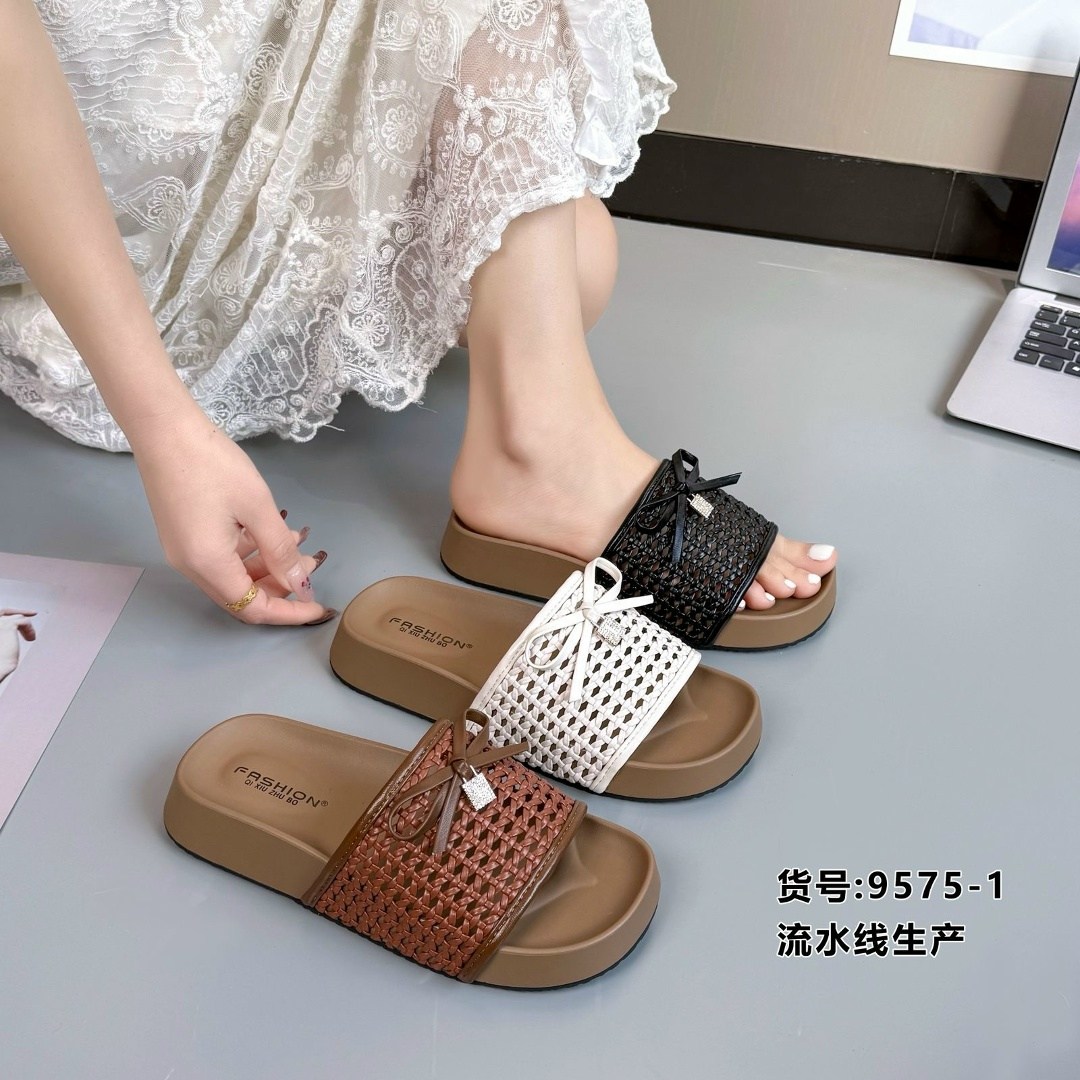 ,модные шлепанцы,модные сандалии,шлёпанцы женские,женские сандалии