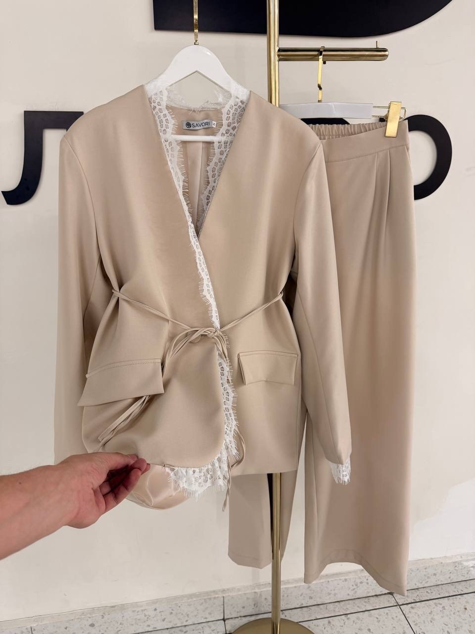 классический женский брючной костюм,брючный костюм женский,костюм женский,повседневный костюм,стильные женские костюмы