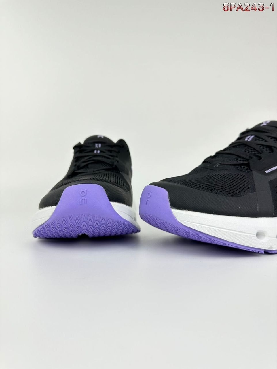 кроссовки,кроссовки on cloudrunner 2 цвет eclipse black,беговые кроссовки on cloudmonster acai,кроссовки on cloudmonster,онклауд кроссовки