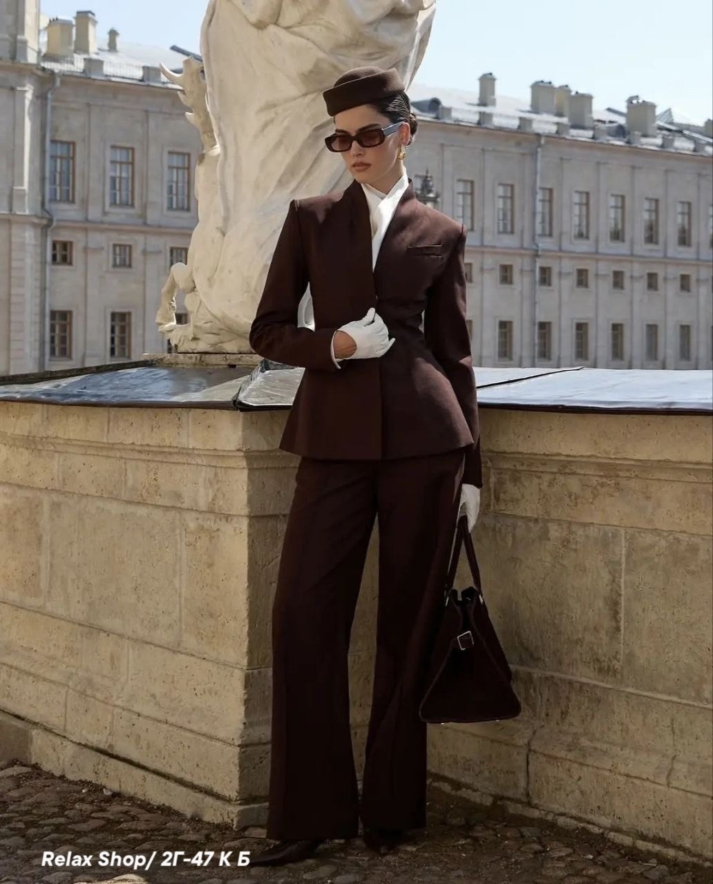 приталенный жакет,стильные наряды,брючный костюм,жакет с воротником стойкой,костюм классический