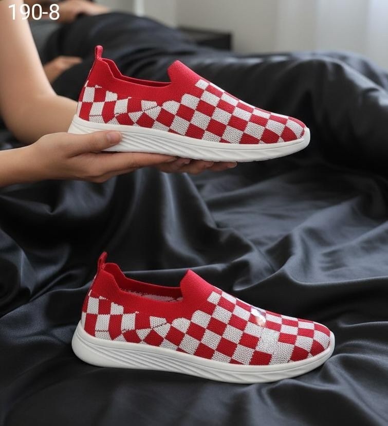 ,слипоны женские,сетчатые слипоны женские,повседневная ,кроссовки женскиe